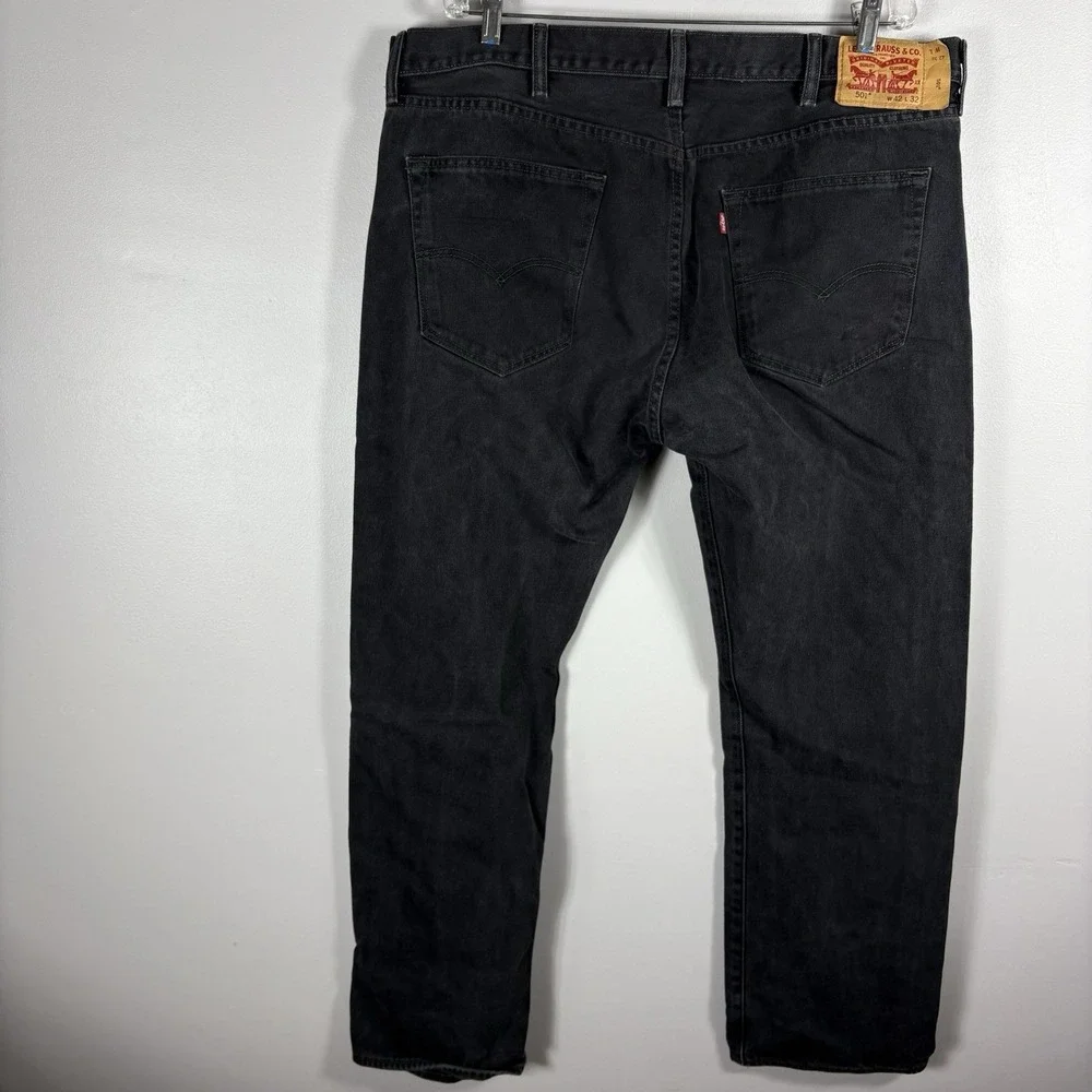 Levi's 501‎ Men's 42x32 Black Wash Button Fly Straight Leg Classic Denim Jeans